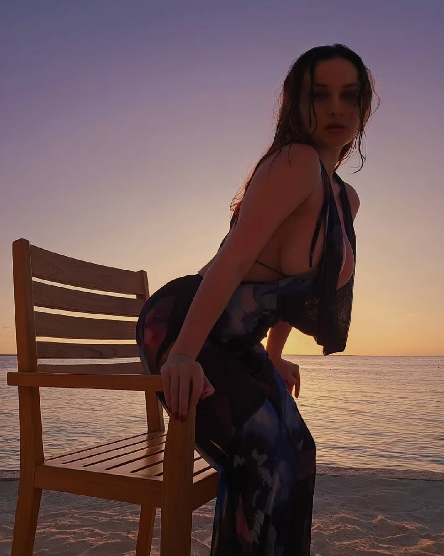 Sexy girl Miranda Faith nude in Weihai