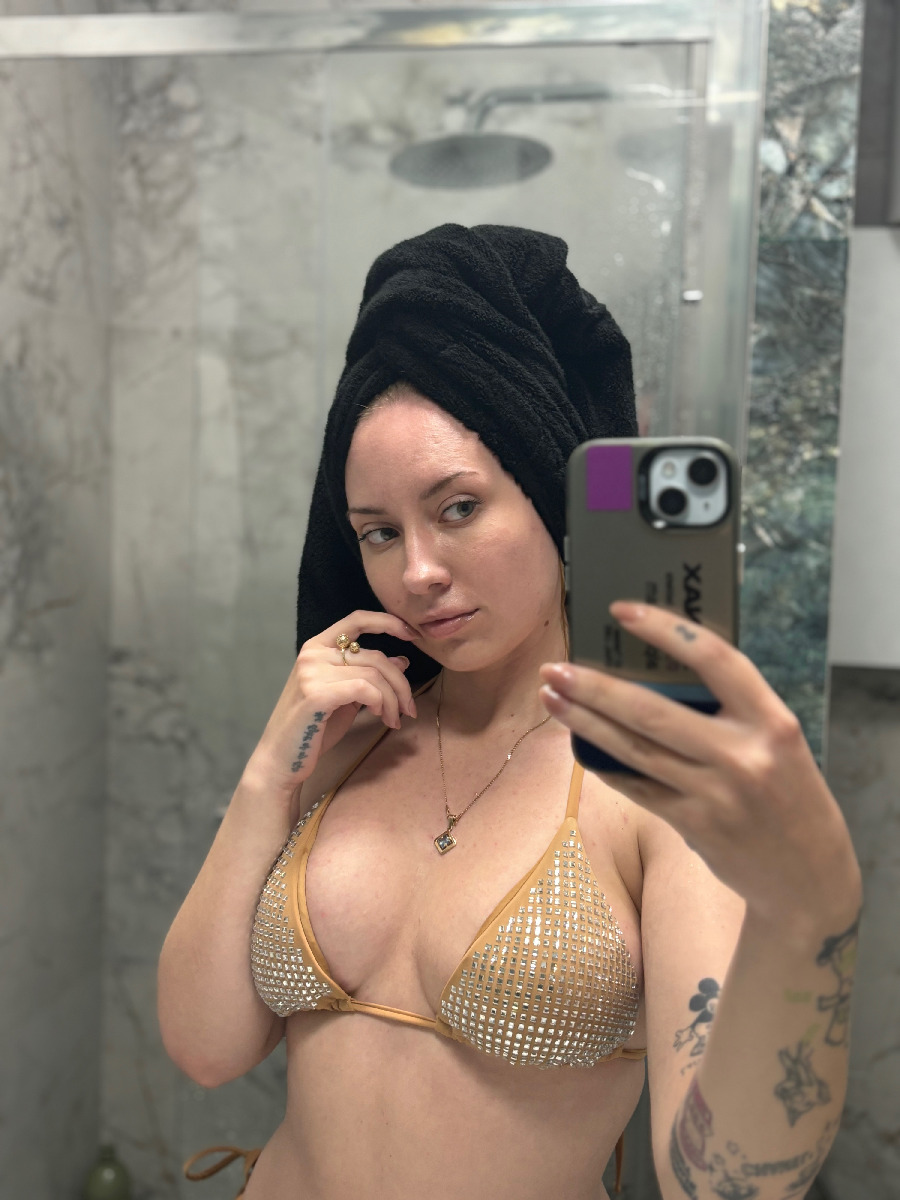 Nude girl KateV in Weihai