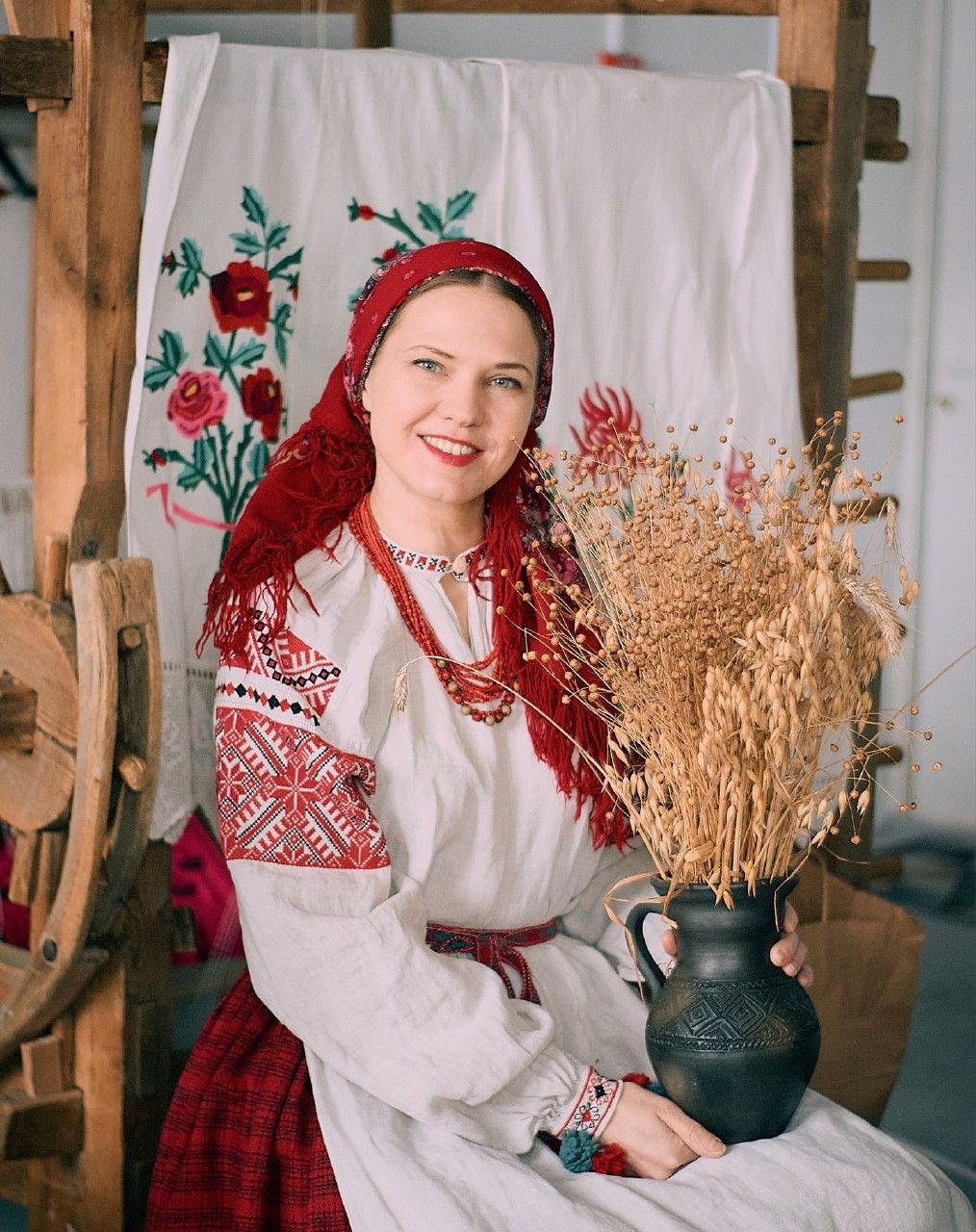 Women in Slavic costumes in Weihai