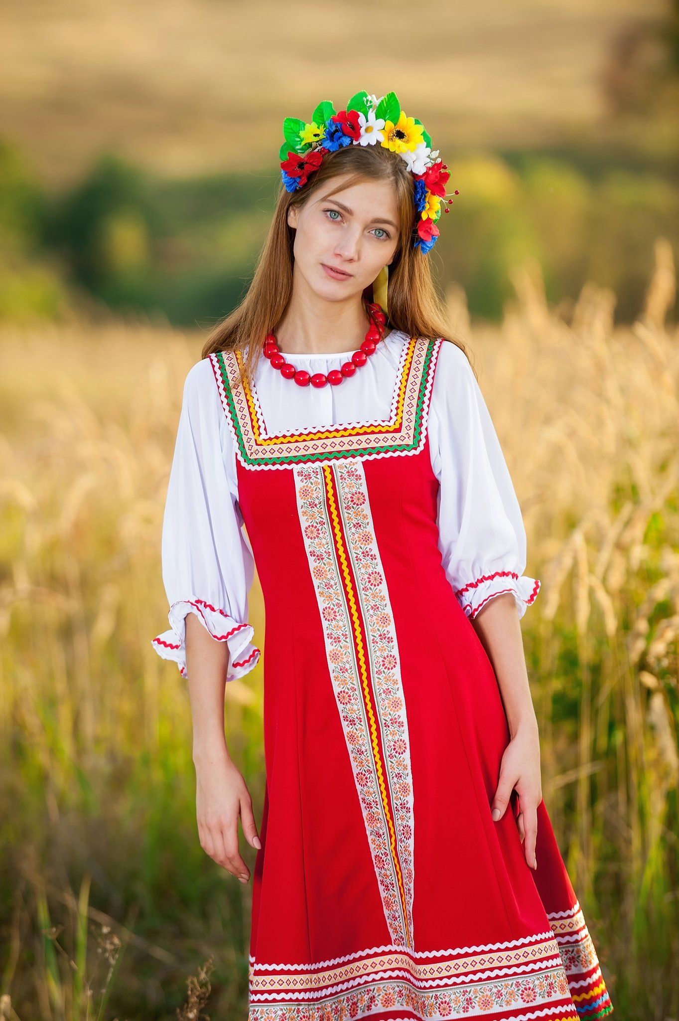 Women in Slavic costumes in Weihai