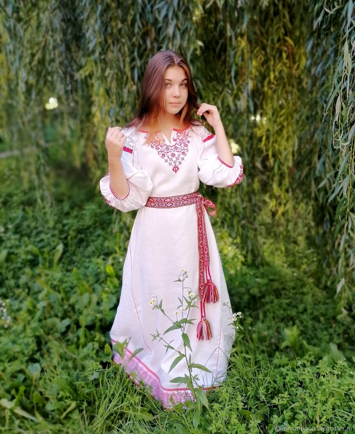 Girl Girls in Slavic costumes in Weihai