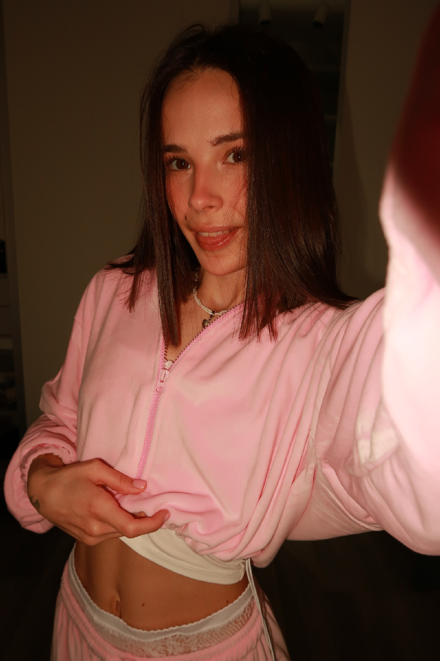 Tina brings the glow — live moments in Weihai